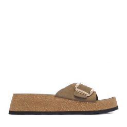 Klapki Lasocki. Brązowe klapki damskie Lasocki, bez wzorów, bez obcasa, bez zapięcia. Za 169.99 zł.