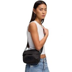 Torba Puma Essentials Crossbody Bag 2L. Czarne torby sportowe męskie Puma, bez wzorów, z materiału. Za 290.00 zł.