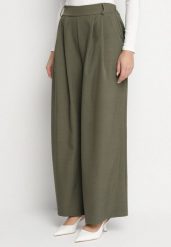 Ciemnozielone Spodnie o Fasonie Palazzo z Wsuwanymi Kieszeniami Adivena. Zielone spodnie materiałowe damskie Born2be, bez wzorów, z jeansu, eleganckie, z podwyższonym stanem, długie. Za 99.99 zł.