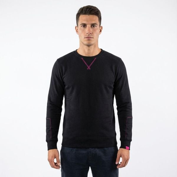 Damska bluza NEBI czarna. Czarne bluzy damskie Legea, xs, bez wzorów, z bawełny, eleganckie, bez ramiączek, bez kaptura. Za 67.90 zł.
