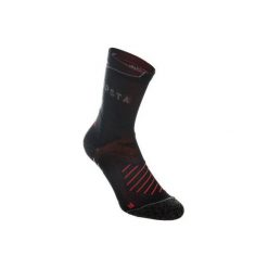 Skarpety do rugby R500 Mid antypoślizgowe. Czarne skarpetki damskie OFFLOAD, bez wzorów, z elastanu. Za 29.99 zł.