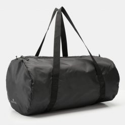Torba fitness Domyos 30 l składana. Czarne torby sportowe męskie DOMYOS, bez wzorów, z materiału. Za 25.99 zł.
