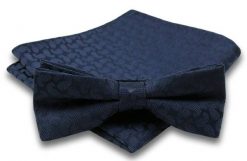 Granatowa Mucha w Delikatny Wzór Paisley + Taka Sama Poszetka, Męska. Niebieskie krawaty i muchy Alties, bez wzorów, eleganckie. Za 54.00 zł.