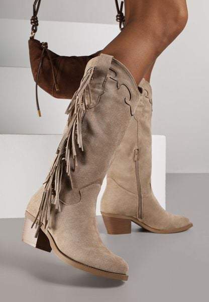 Ciemnobeżowe Kozaki Typu Kowbojki na Stożkowym Obcasie z Frędzlami Reissana. Brązowe kozaki damskie Born2be, bez wzorów, z jeansu, bez obcasa, na obcasie, bez zapięcia. Za 169.99 zł.