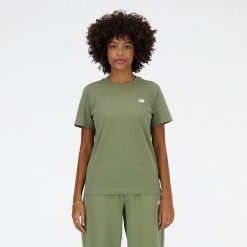 Koszulka damska New Balance WT41509DEK – zielona. Zielone bluzki damskie New Balance, m, bez wzorów, z bawełny, eleganckie, bez kołnierzyka, bez ramiączek. Za 49.99 zł.