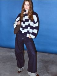 Sweter z wiązaniem - granatowy. Niebieskie swetry nierozpinane damskie Reserved, l, bez wzorów, z dzianiny, bez kołnierzyka, bez ramiączek. Za 139.99 zł.