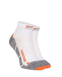 Skarpety biegowe X-Socks Run Discovery 4.0. Białe skarpety męskie X-Socks, bez wzorów, z materiału. Za 75.18 zł.
