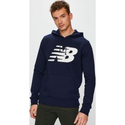 New Balance - Bluza. Niebieskie bluzy męskie New Balance, m, bez wzorów, z bawełny, bez ramiączek, z kapturem. W wyprzedaży za 179.90 zł.