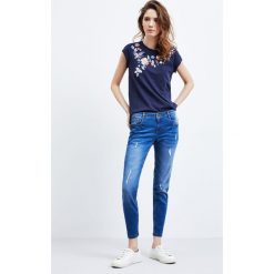 Jeansy typu skinny. Jeansy damskie MOODO, bez wzorów, z jeansu. Za 19.99 zł.
