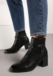 Czarne Botki na Obcasie Ozdobione Paskami z Klamrą Reariel. Czarne botki damskie Born2be, bez wzorów, biznesowe, bez obcasa, na obcasie, bez zapięcia. Za 139.99 zł.