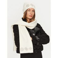 Czapka Guess. Białe czapki damskie Guess, na zimę, z aplikacjami. Za 139.99 zł.