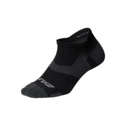 Niewidzialne skarpety 2XU Vectr LightCushion. Czarne skarpety męskie 2XU, bez wzorów, z lycry. Za 130.00 zł.