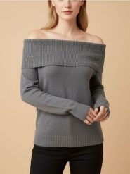 Sweter z dżetami i dekoltem typu łódka z domieszką wełny - szary. Szare swetry nierozpinane damskie Sinsay, l, bez wzorów, z wełny, bez kołnierzyka, bez ramiączek. Za 49.99 zł.