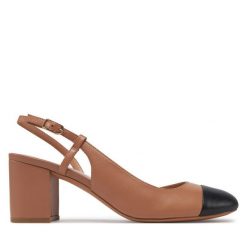 Czółenka Geox. Brązowe czółenka damskie Geox, bez wzorów, bez obcasa, bez zapięcia. Za 349.99 zł.