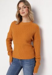 Brązowy Sweter o Klasycznym Kroju z Wytłoczonym Wzorem Gundall. Brązowe swetry nierozpinane damskie Born2be, bez wzorów, klasyczne, bez kołnierzyka, bez ramiączek. Za 89.99 zł.