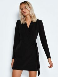 Noisy May Sukienka codzienna Vincent 27023233 Czarny Regular Fit. Czarne sukienki damskie Noisy May, na co dzień, m, bez wzorów, z syntetyku, bez kołnierzyka, bez ramiączek, proste. Za 159.99 zł.