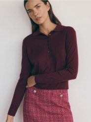 Sweter polo - ciemnofioletowy. Fioletowe swetry nierozpinane damskie Reserved, l, bez wzorów, z dzianiny, bez kołnierzyka, bez ramiączek. W wyprzedaży za 79.99 zł.