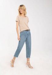 Spodnie jeansowe damskie, Mom Fit, D-TELLSY. Niebieskie spodnie materiałowe damskie Volcano, bez wzorów, z bawełny, klasyczne. Za 139.99 zł.