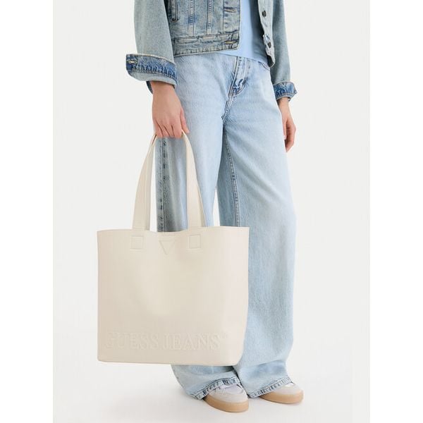 Torebka Guess Jeans. Białe shopperki damskie Guess Jeans, z aplikacjami, z jeansu, bez dodatków. Za 170.99 zł.