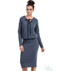 Sukienka z wiązaniem bee-022. Niebieskie sukienki damskie BEE, na co dzień, xl, bez wzorów, z dresówki, bez kołnierzyka, bez ramiączek, dopasowane. Za 139.90 zł.