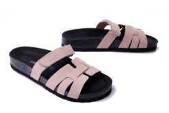 DR. BRINKMANN 700509-42 nude, klapki damskie. Brązowe klapki damskie Dr. Brinkmann, na lato, bez wzorów, ze skóry, bez obcasa, bez zapięcia. Za 264.90 zł.