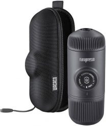 Przenośny ekspres do kawy WACACO Nanopresso (szary) + Etui WACACO. Szare ekspresy ciśnieniowe Wacaco. Za 338.94 zł.