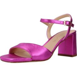 Sandały UNISA MORATY Rose. Czerwone sandały damskie Unisa, bez wzorów, ze skóry, bez obcasa, bez zapięcia. Za 305.99 zł.
