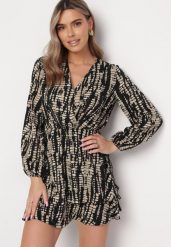 Czarna Kopertowa Sukienka Mini Print Imitujący Skórę Węża Sandilla. Czarne sukienki damskie Born2be, l, bez wzorów, ze skóry, bez kołnierzyka, bez ramiączek, mini, kopertowe. Za 84.99 zł.