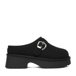 Klapki JENNY. Czarne klapki damskie Jenny, bez wzorów, bez obcasa, bez zapięcia. Za 149.99 zł.