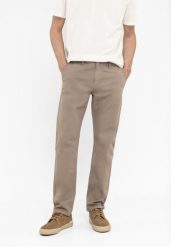 Spodnie chinosy, Regular Fit, R-PARKS. Brązowe eleganckie spodnie męskie Volcano, z aplikacjami, z materiału, klasyczne. Za 179.99 zł.