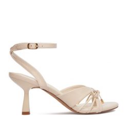 Sandały JENNY. Brązowe sandały damskie Jenny, bez wzorów, bez obcasa, na szpilce, bez zapięcia. Za 139.99 zł.