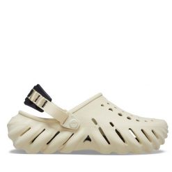 Klapki Crocs. Brązowe klapki damskie Crocs, bez wzorów, bez obcasa, bez zapięcia. Za 219.99 zł.