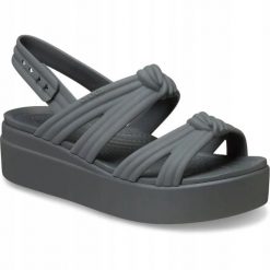 Sandały Dla Dorosłych Crocs Brooklyn Knot Low Wedge Sandal. Szare sandały damskie Crocs, bez wzorów, z materiału, bez obcasa, na koturnie, bez zapięcia. Za 289.99 zł.