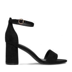 Sandały JENNY. Czarne sandały damskie Jenny, bez wzorów, bez obcasa, na słupku, bez zapięcia. Za 99.99 zł.