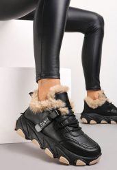 Czarne Sneakersy Przed Kostkę na Płaskiej Grubej Podeszwie z Ociepleniem ze Sztucznego Futerka Borrolla. Czarne obuwie sportowe damskie Renee, na zimę, bez wzorów, bez zapięcia. Za 109.99 zł.