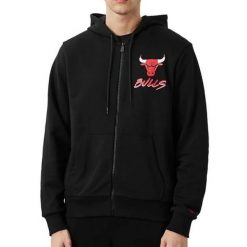 Męska kurtka sportowa New Era Chicago Bulls Czarny. Czarne kurtki sportowe męskie New Era, m, bez wzorów, bez kaptura. Za 286.95 zł.