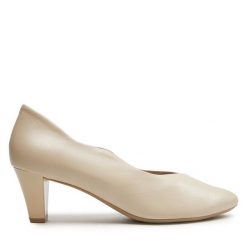 Czółenka Caprice. Brązowe czółenka damskie Caprice, bez wzorów, bez obcasa, bez zapięcia. Za 249.99 zł.