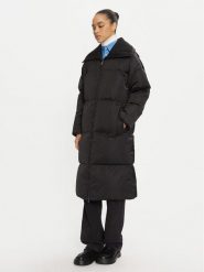 Calvin Klein Płaszcz zimowy K20K207721 Czarny Regular Fit. Czarne płaszcze damskie Calvin Klein, na zimę, xs, bez wzorów, z syntetyku, bez kołnierzyka, bez kaptura. Za 1,189.00 zł.