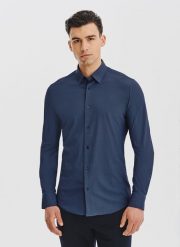 PAKO LORENTE – Granatowa dzianinowa koszula w jodełkę. Koszule męskie Pako Lorente, xl, bez wzorów, z dzianiny, klasyczne, bez kołnierzyka, bez ramiączek. Za 299.99 zł.