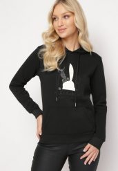 Czarna Bluza Dzianinowa z Kapturem i Nadrukiem Jubida. Czarne bluzy damskie Born2be, l, z aplikacjami, z dzianiny, casualowe, bez ramiączek, z kapturem. Za 84.99 zł.