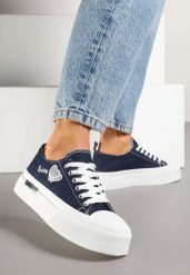 Granatowe Trampki na Grubej Podeszwie Ozdobione Sercem i Napisem Lurindia. Niebieskie trampki i tenisówki damskie Born2be, z aplikacjami, z jeansu, bez zapięcia. Za 79.99 zł.