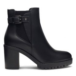 Botki Clara Barson. Czarne botki damskie Clara Barson, bez wzorów, bez obcasa, na słupku, bez zapięcia. Za 169.99 zł.