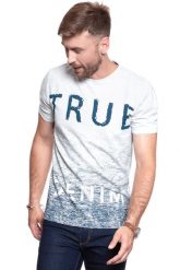 MUSTANG T SHIRT Alex C placed AW 1008956 2064. Białe t-shirty męskie Mustang, m, bez wzorów, bez kołnierzyka, bez ramiączek. Za 69.99 zł.