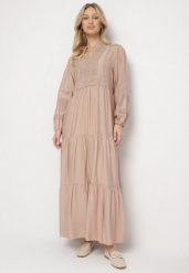Beżowa Wiskozowa Sukienka Boho o Rozkloszowanym Kroju z Gumką i Koronką Gonillea. Brązowe sukienki damskie Born2be, na co dzień, na lato, l, z aplikacjami, z koronki, boho, bez kołnierzyka, bez ramiączek, maxi, rozkloszowane. Za 139.99 zł.