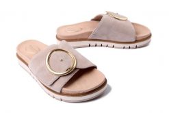TAMARIS COMFORT 8-87106-42 400 M8710642 beige, klapki damskie. Brązowe klapki damskie Tamaris, na lato, bez wzorów, bez obcasa, na płaskiej podeszwie, bez zapięcia. Za 329.90 zł.