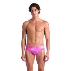 Kąpielówki Arena Swim Briefs Allover. Czerwone kąpielówki męskie ARENA, m, bez wzorów. Za 129.99 zł.