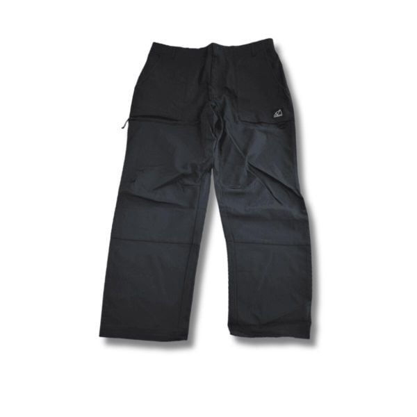Szerokie Spodnie New Balance French Terry Woven Pants 1 - MP13507. Czarne spodnie sportowe męskie New Balance, bez wzorów, z dresówki, do koszykówki. Za 172.43 zł.