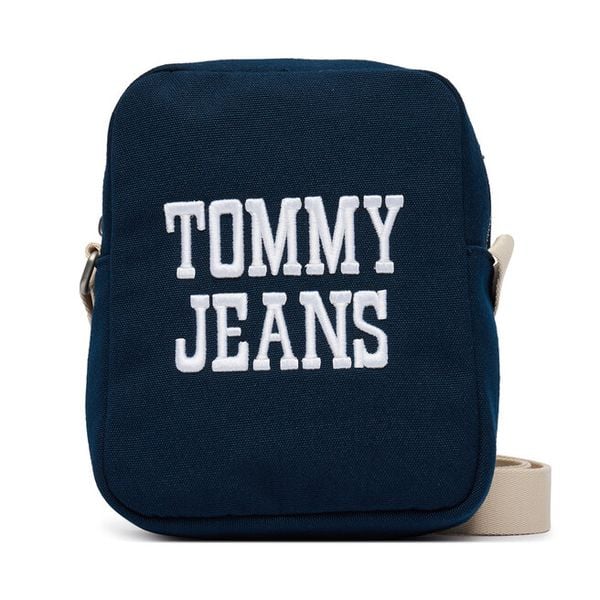 Saszetka Tommy Jeans. Niebieskie saszetki i nerki męskie Tommy Jeans, bez wzorów, z jeansu. Za 188.99 zł.