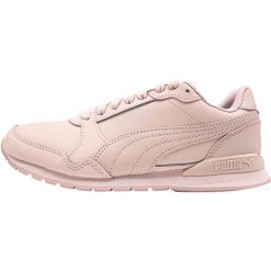 Buty sportowe damskie Puma ST Runner V3 L. Czerwone obuwie sportowe damskie Puma, bez wzorów, z gumy, bez zapięcia, trekkingowe. Za 179.99 zł.