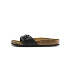Klapki damskie Birkenstock Madrid BS. Brązowe klapki damskie Birkenstock, bez wzorów, z materiału, bez obcasa, bez zapięcia. Za 462.00 zł.